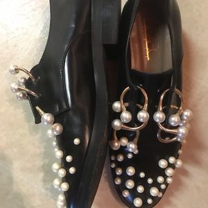 coliac loafer with rings and faux peals 37.5